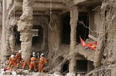تواصل عمليات البحث عن 1300 مفقود في فيضانات شمال غرب الصين