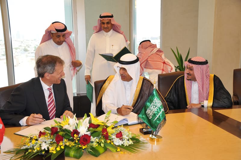 السعودية تبرم عقود بـ 900 مليون ريال لإنشاء صوامع ومطاحن للدقيق