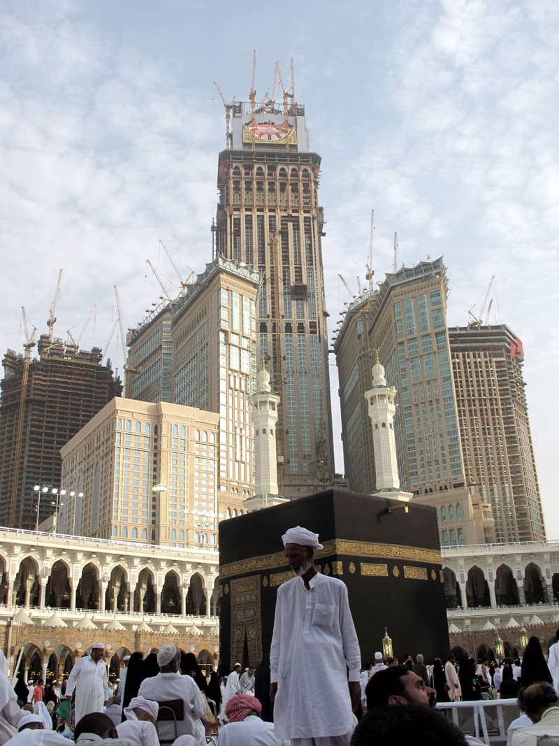 غدا.. دوران عقارب أكبر ساعة في العالم من مكة المكرمة