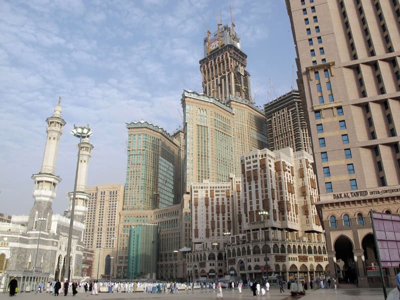 غدا.. دوران عقارب أكبر ساعة في العالم من مكة المكرمة