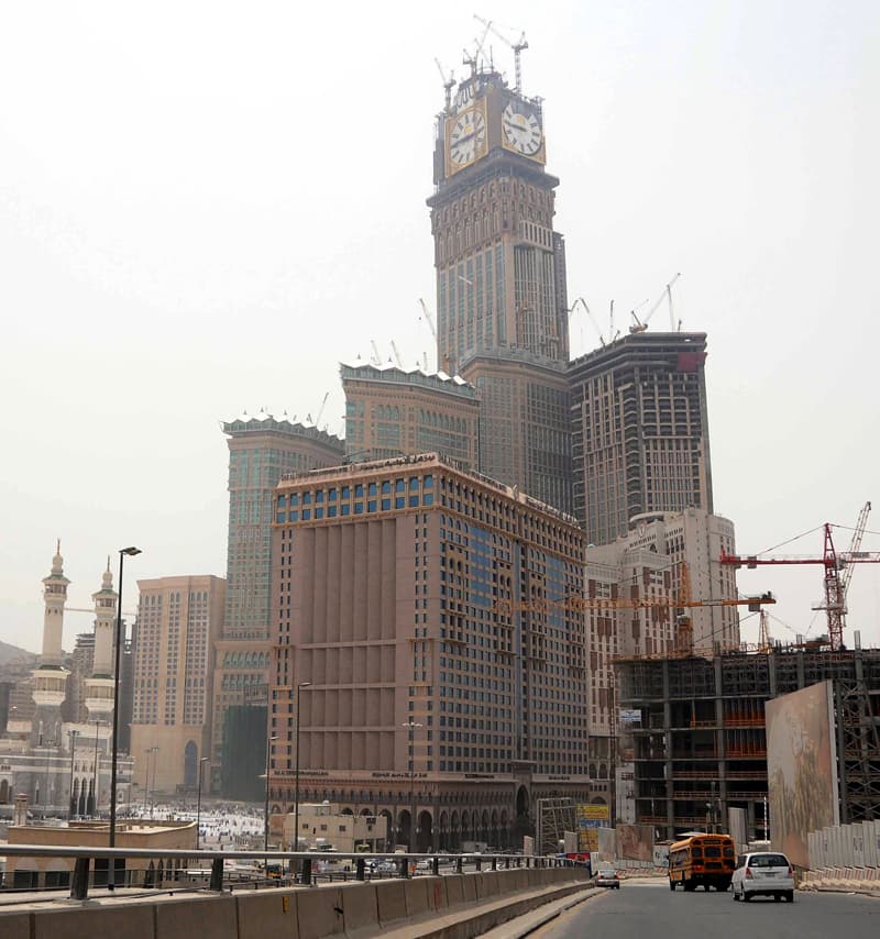 غدا.. دوران عقارب أكبر ساعة في العالم من مكة المكرمة