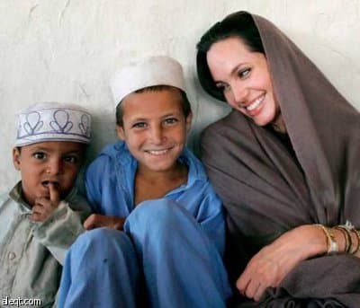 أنجلينا جولي ترغب في زيارة ضحايا الفيضانات في باكستان