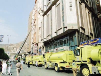إجلاء 300 معتمر من حريق شب بجوار الحرم