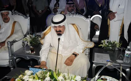 خادم الحرمين الشريفين يدشن مشروع سقيا زمزم بتكلفة 700 مليون ريال