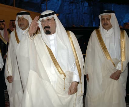 خادم الحرمين الشريفين يدشن مشروع سقيا زمزم بتكلفة 700 مليون ريال