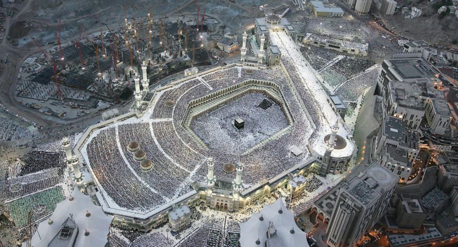 تركيب 40 مروحة لتلطيف الطقس بالرذاذ في الحرم المكي