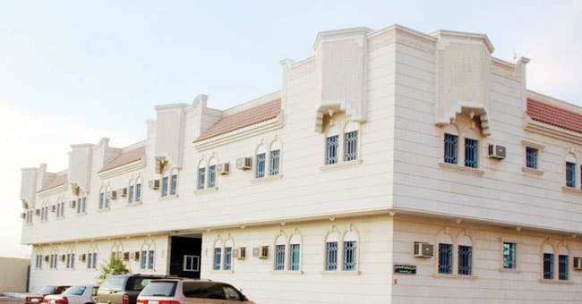 «الكهرباء» تحسم الجدل: تعرفة الشقق سكنية والاستراحات تجارية