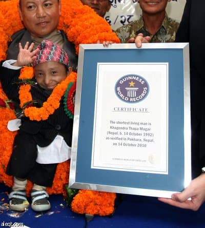 مراهق نيبالي يحصل على لقب "أصغر  رجل في العالم"