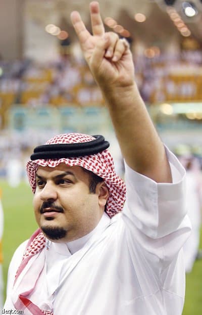 الاتحاديون متناقضون .. يدعمون الهلال بحثا عن الفلاشات