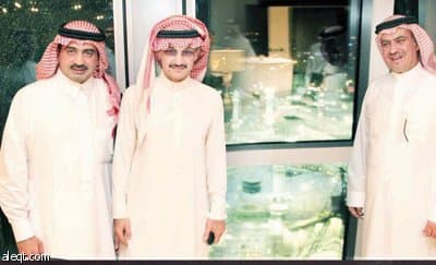 الوليد بن طلال يتفقد فندق «ساعة مكة» .. و3 مشاريع  أخرى