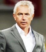 23 نجما يتصارعون على جائزة الكرة الذهبية 2010