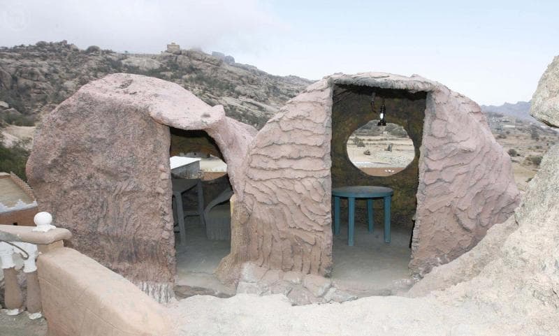 الكهوف في تنومة .. منتجعات سياحية على الطبيعة