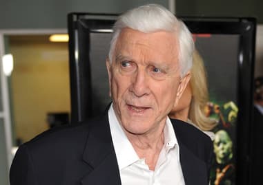 وفاة الممثل ليزلي نيلسن عن 84 عاما