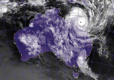 الإعصار «الوحش».. مُسيل للدموع