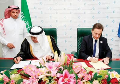 السعودية تدخل نادي الطاقة النووية رسميا بتوقيعها اتفاقية مع فرنسا