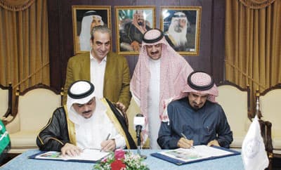 جامعة الملك سعود توقع المرحلة الثالثة من مشروع إسكان أعضاء هيئة التدريس