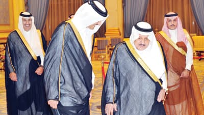 النائب الثاني يستقبل ولي عهد قطر في مطار قاعدة الرياض
