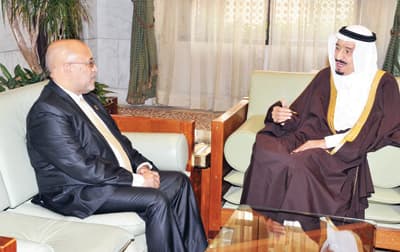 أمير الرياض يستقبل سفير جنوب إفريقيا