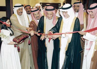 المشرف على مركز البابطين: نطالب بإدراج المخطوطات ضمن المناهج