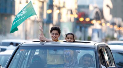 محللون: الأوامر الملكية ستدعم نمو الاقتصاد المحلي .. واحتياطي المملكة يجنبها صعوبات الصرف
