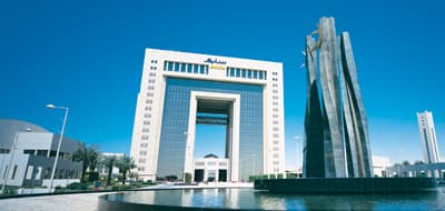 علاقة استراتيجية بين صندوق الاستثمارات العامة وشركة سابك تعزز الاقتصاد الوطني للمملكة