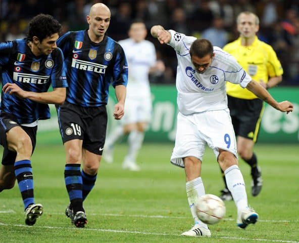 شالكه يسحق  انترناسيونالي بخماسية  في دوري أبطال أوروبا
