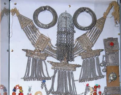 عملات نادرة بشهادات موثقة في حوزة مواطن سعودي