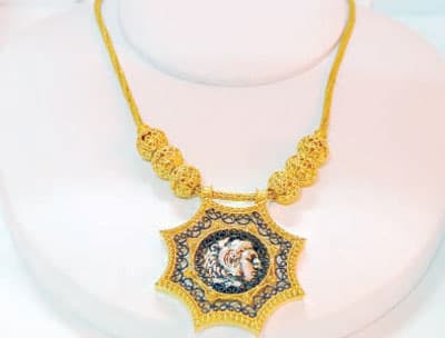 عملات نادرة بشهادات موثقة في حوزة مواطن سعودي