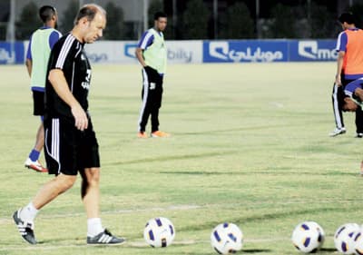 الهلال يبحث عن عزيز