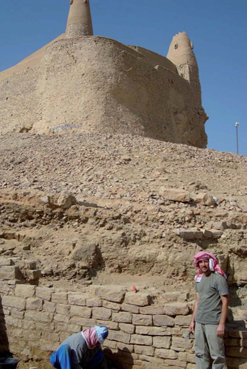 هيئة السياحة والآثار : اكتشاف نقوش وقطع أثرية في 9 مواقع العام الماضي