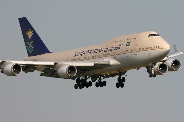 الخطوط السعودية: معدل انضباط مواعيد رحلاتنا تصل لـ 84 % ونعتذر عن السلوكيات السلبية لبعض موظفينا