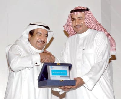 هيئة الاتصالات وتقنية المعلومات تكرم «الاتصالات السعودية»