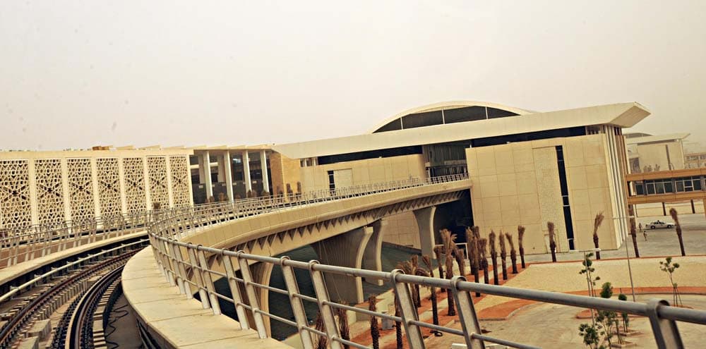 الملك يفتتح جامعة الأميرة نورة