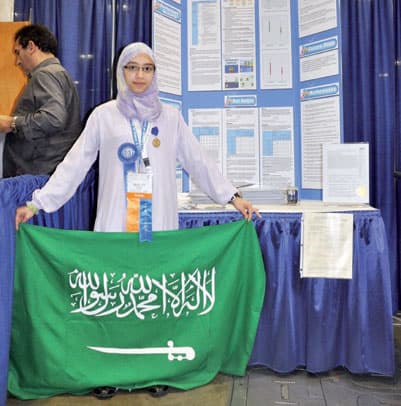 طالبة سعودية تحصد المركز الأول عالميا وطالب ينال الرابع في معرض إنتل