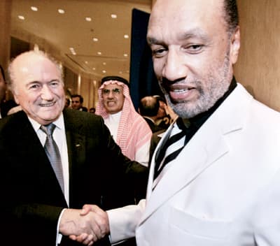 بلاتر: لا أستبعد إعادة التصويت حول استضافة قطر لمونديال 2022