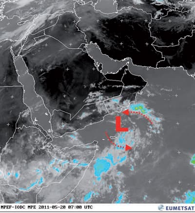 استمرار فرصة هطول الأمطار على الوسطى .. ومستويات حرارة الطقس عالية وغير معتادة