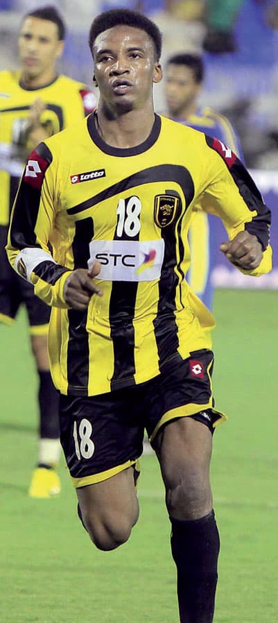 الاتحاد والهلال .. كلاسيكو بنكهة قارية