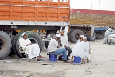 مواقف الشاحنات.. هل تليق بالرياض؟