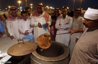 "الاقتصادية" في مهرجان التراث والأسر المنتجة