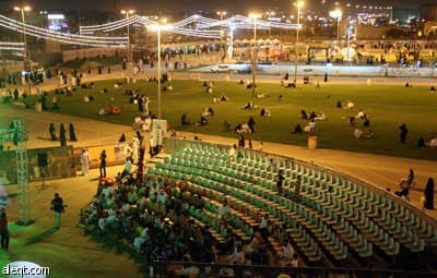 "الاقتصادية" في مهرجان التراث والأسر المنتجة