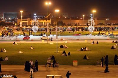 "الاقتصادية" في مهرجان التراث والأسر المنتجة