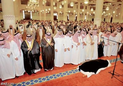 تأدية صلاة الميت على الأميرة منيرة بنت سلطان بن عبد العزيز