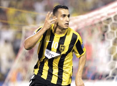 الاتحاد يقترب من نهائي كأس الملك بثلاثية ساحقة في مرمى الهلال
