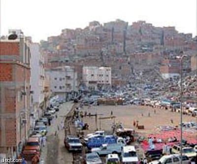 مكة : مجهولو هوية يقذفون الحجارة على أفراد 3 جهات حكومية في حوش بكر