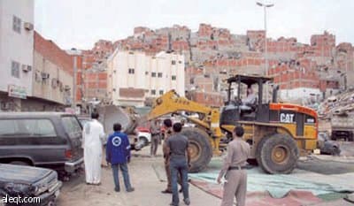 مكة : مجهولو هوية يقذفون الحجارة على أفراد 3 جهات حكومية في حوش بكر