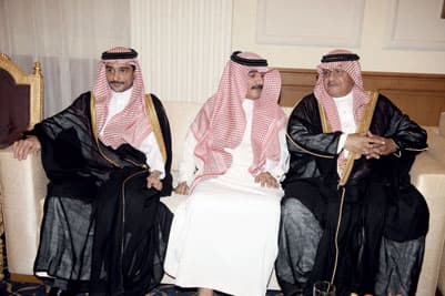 سليمان الحمد يحتفل بزفاف كريمته إلى سعود العتيقي