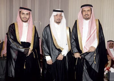 سليمان الحمد يحتفل بزفاف كريمته إلى سعود العتيقي