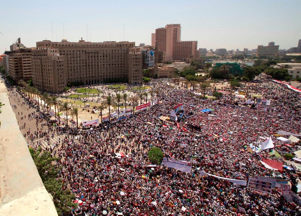 مصر: تظاهرات حاشدة للمطالبة بالاسراع بالإصلاحات والمحاكمات