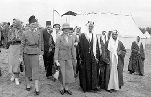مكتبة الملك عبدالعزيز تنظم معرضا لصور رحلة الأميرة آليس إلى المملكة