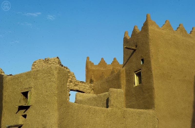 رحم نجد .. " أشيقر " تاريخ يتجدد في قرية وسط الرمال